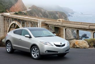 The Swoopy Acura ZDX Was a Polarizing Pioneer of Rakish Rooflines