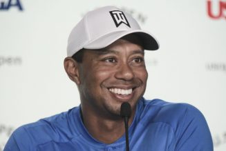 Tiger Woods Up On Crutches 2 Months After Car Accident