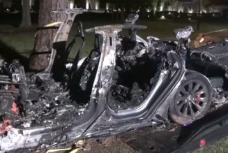 [Update] Two Dead in Fiery Tesla Model S Crash; No One Was Driving, Authorities Say