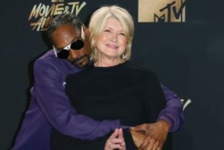 Bag Collection: Martha Stewart & Snoop Dogg Partner With Bic For EZ Reach Lighter