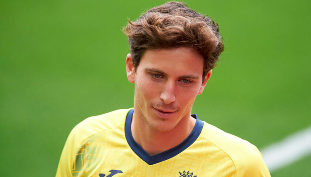 Barcelona enter race to sign €60m Manchester United defensive target – report