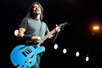 Dave Grohl Goofs About, Tells Smelly Beatles Van Stories as ‘Tonight Show’ Co-Host