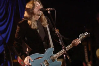 Dave Grohl to Co-Host Tonight Show on Monday