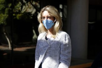 Elizabeth Holmes’ lawyers want to know how often jurors blog