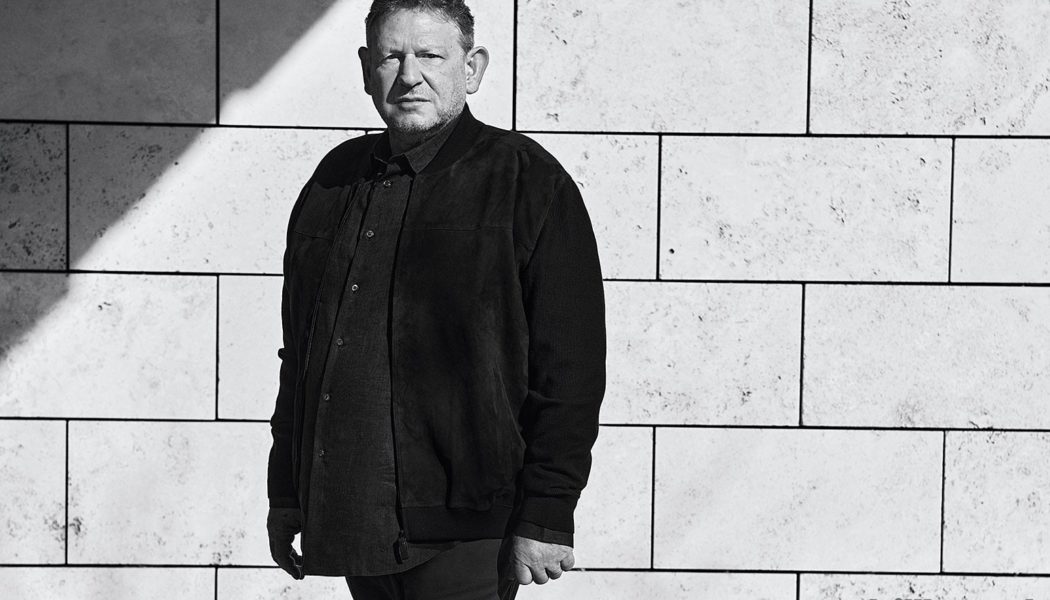 Inside Track: UMG’s Executive Pay; Clive Davis Interviews Joni Mitchell