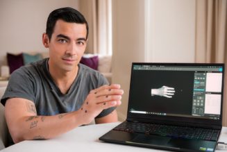 Joe Jonas Is Lending a Hand (Or 250) To Americans Anxious to Travel Again