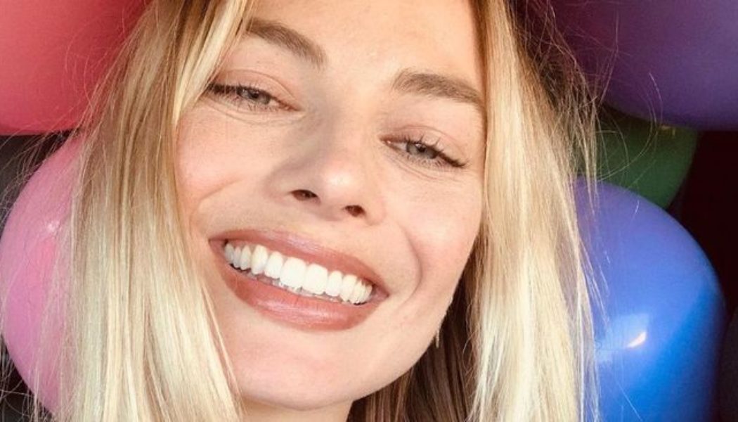 Margot Robbie’s Hairstylist Just Recommended This New Hair Product to Me