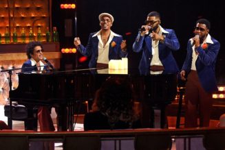 Silk Sonic Gets Steamy With ‘Leave the Door Open’ at 2021 iHeartRadio Music Awards