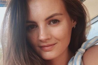 The Contents of Niomi Smart’s Makeup Bag Cost £224—Here’s What’s Inside