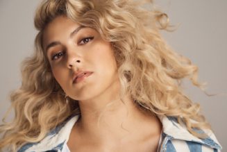 Tori Kelly Delivers the National Anthem at the Kentucky Derby: Watch