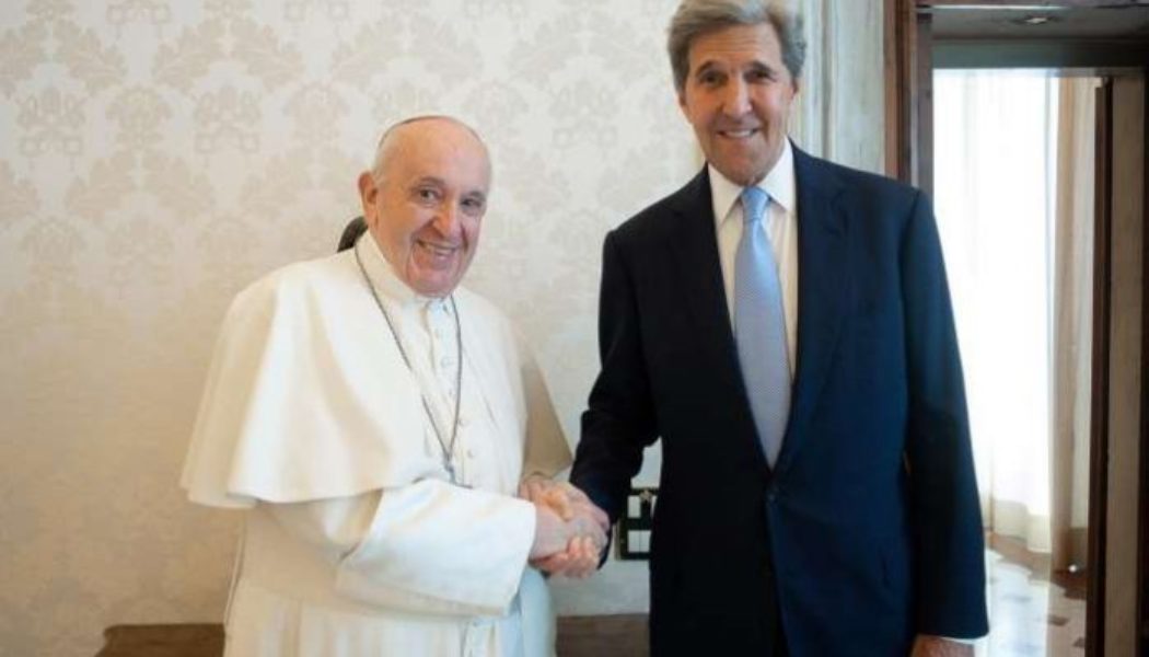 U.S. envoy wants pope to attend climate conference, sway debate