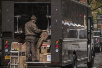 UPS Driver Stops A Sneaker Jacking In New York City