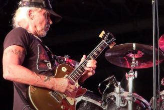 Watch GEORGE LYNCH Pay Musical Tribute To EDDIE VAN HALEN At DALLAS INTERNATIONAL GUITAR FESTIVAL