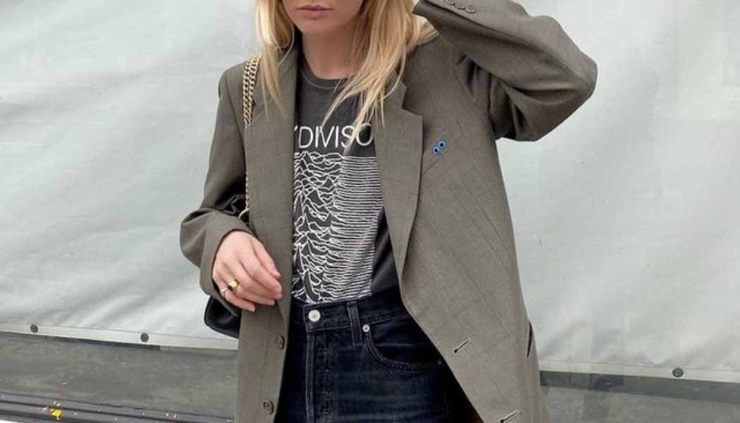 21 Graphic Tees That Are Anything But Basic