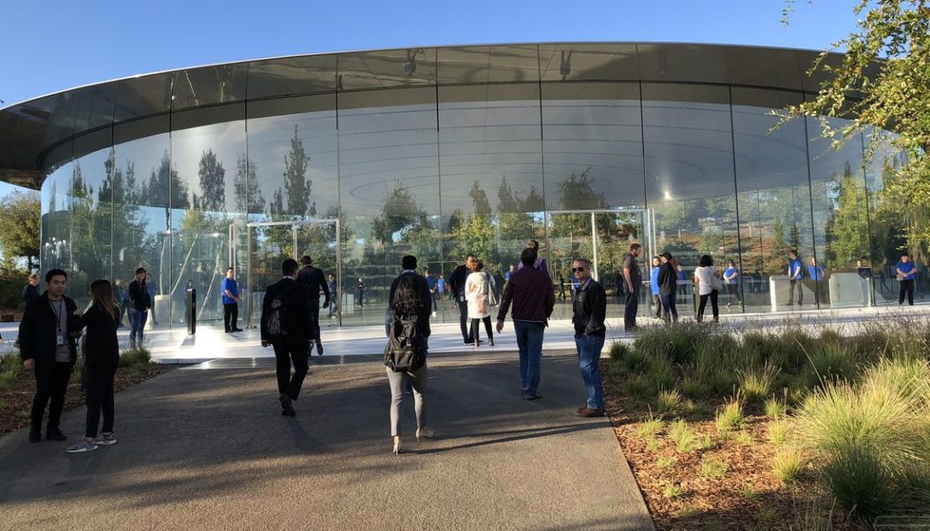 Apple rubberstamped Trump’s request to secretly scoop up data on two members of Congress