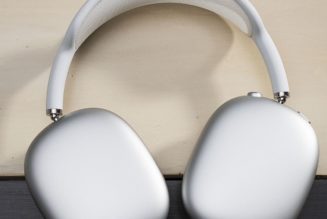 Apple’s AirPods Max are $30 off at Amazon