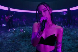 Ariana Grande Gets Intimate in ‘POV’ Live Performance Video: Watch
