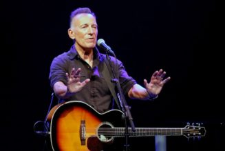 Bruce Springsteen Jokes About DWI Arrest: “An Act So Heinous That it Offended the Entire Fuckin’ United States!”