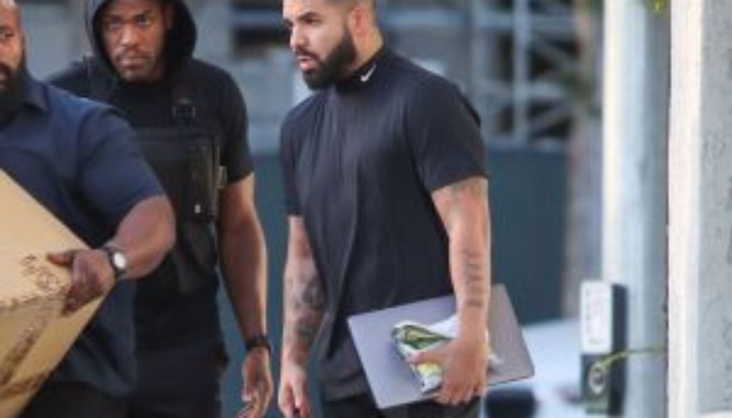 Drake & Murda Mook Connected Backstage At URL’s NOME XI Battle