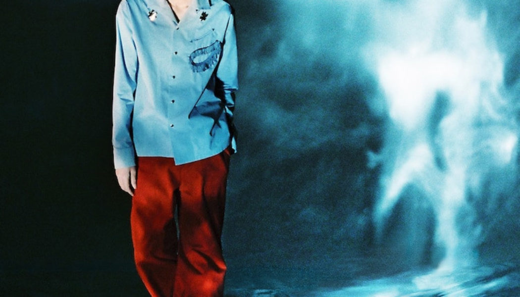 Japan’s Kenshi Yonezu Talks New Single ‘Pale Blue,’ Looks Back on ‘Fortnite’ Virtual Concert & More