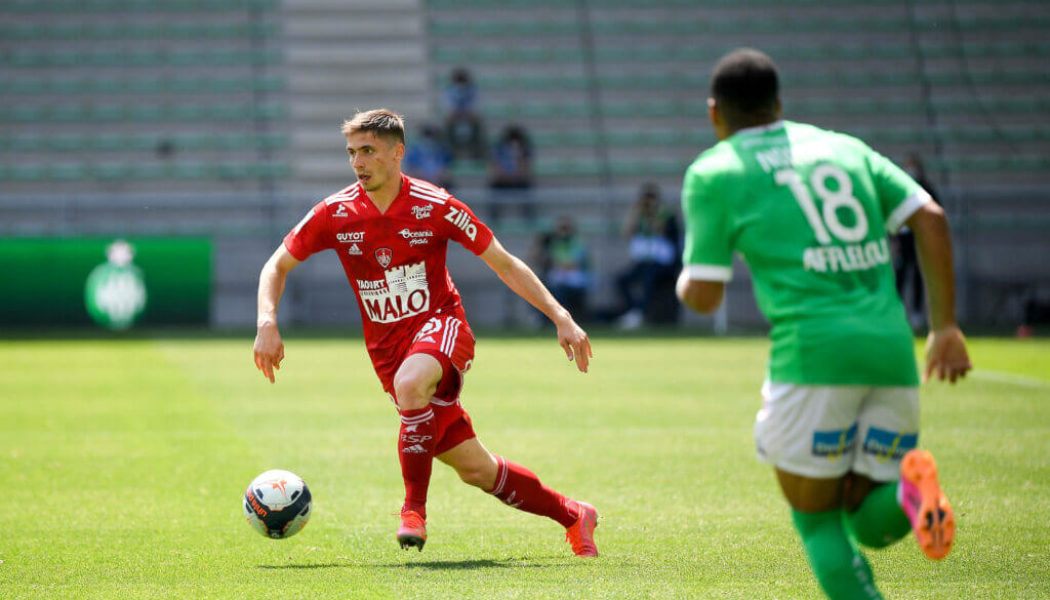 Leeds and Newcastle in the race to sign €15m-rated ace with 10 goal contributions