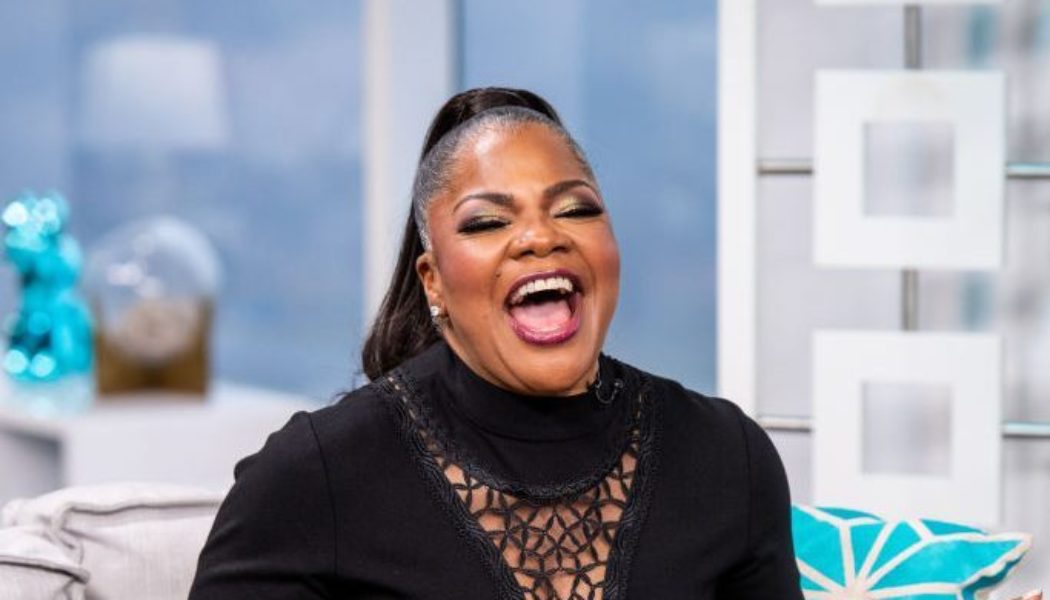 Mo’Nique “Unapologetically” Doubles Down On Bonnets In Public Slander