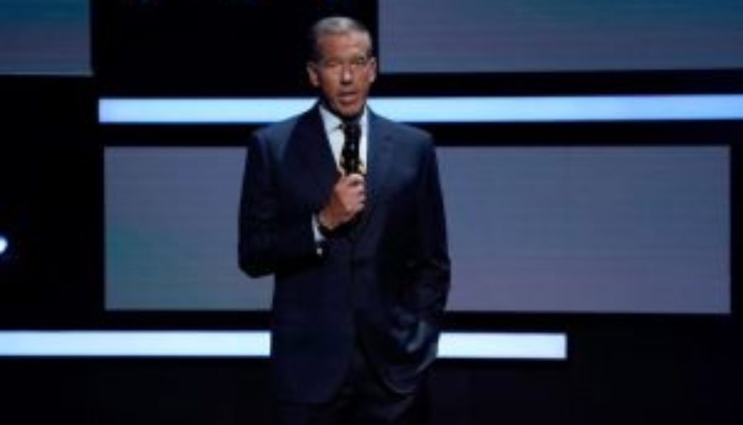 NBC’s Brian Williams Blasts Trump Backside Smoocher Texas Gov. Greg Abbott Over Safe Dogs Act Veto