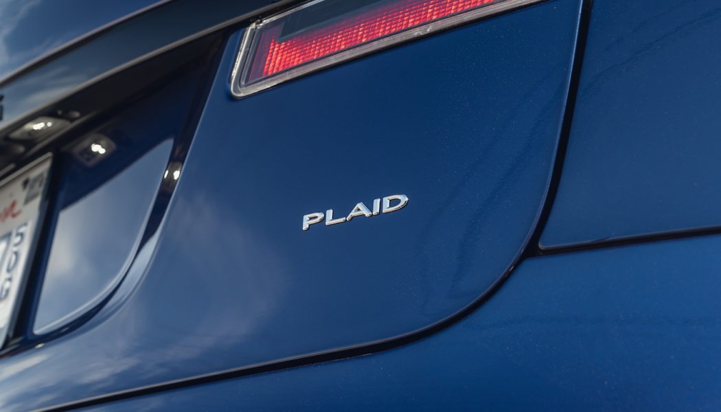 No Shift: New Tesla Model S Has Hidden Drive, Park, Reverse Controls