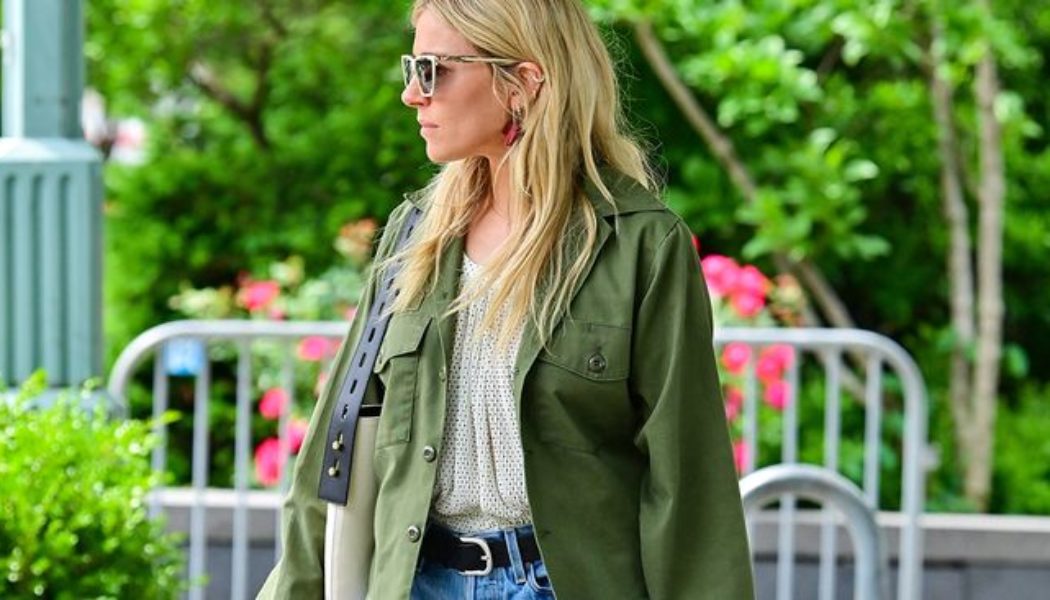 Sienna Miller Just Wore the Perfect Sandals-and-Shorts Combo
