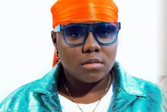Singer Teni Shares BTS Video Of “Hustle” As She Hangs From A Car