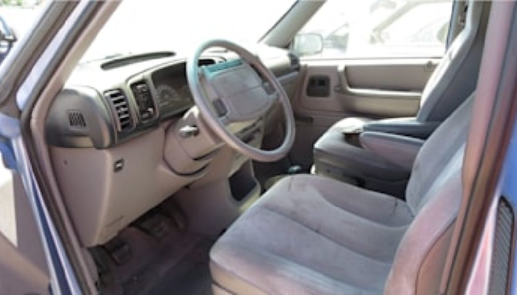 So, I Bought a 1994 Dodge Caravan With a Manual Transmission