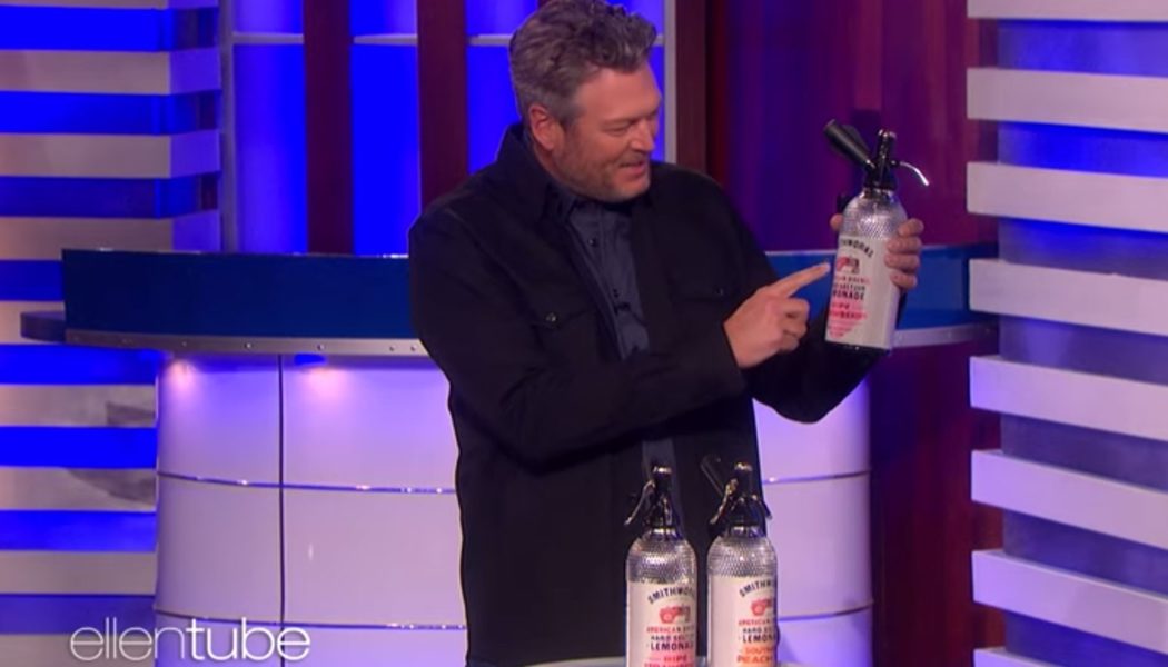 Watch Blake Shelton Spray Thirsty Fans With Smithworks Hard Seltzer Lemonade