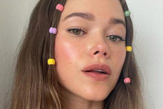 17 ’90s Hair Accessories We Love Just as Much Today as We Did Back Then