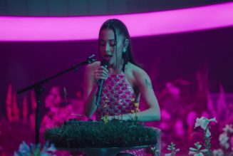 Ariana Grande Switches Up ‘Positions’ For Live Performance Video: Watch