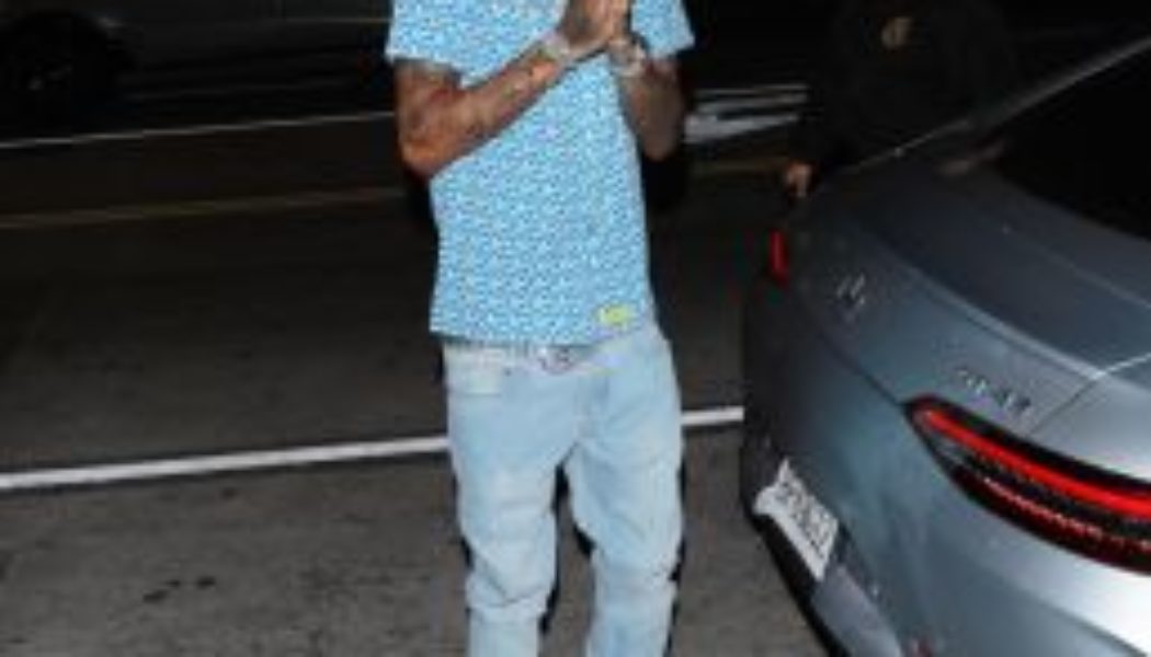 Blueface Attacked By Fan After Giving The Fade To TikTok Star