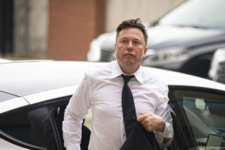 Elon Musk and Apple deny wild story that he tried to replace Tim Cook