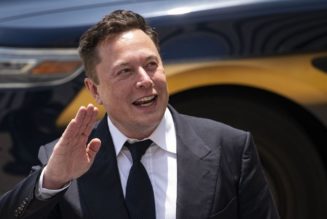 Elon Musk says SpaceX holds Bitcoin, ribs Jack Dorsey at conference