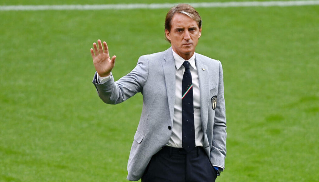 England coach disses Chelsea legends, gives backing to Tottenham star