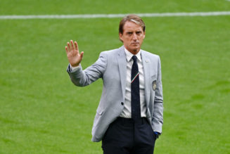 England coach disses Chelsea legends, gives backing to Tottenham star