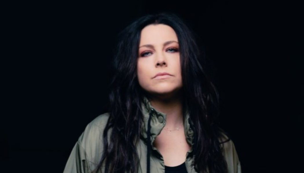 EVANESCENCE’s AMY LEE: ‘I Love Contrast In Music’