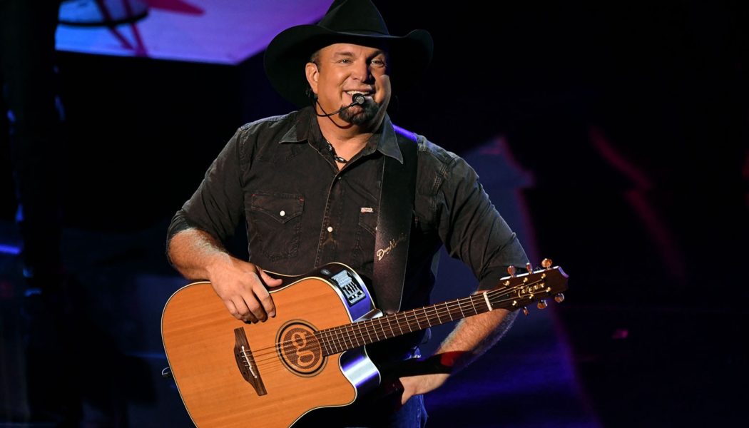 Garth Brooks Concert in Kansas City Will Include Vaccine Clinic