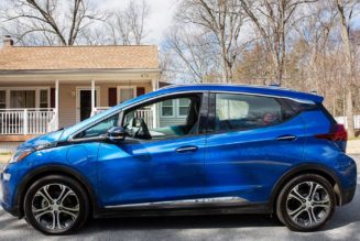 GM says two Chevy Bolts caught fire after getting recall fix