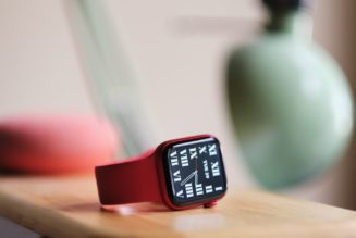 How to install the watchOS 8 public beta