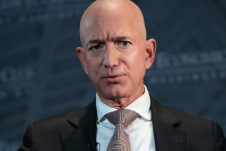 Jeff Bezos Offers To Pay Billions for NASA’s Second Lunar Lander Contract