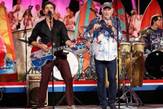 John Stamos Performs With Beach Boys on CNN’s Fourth of July Special