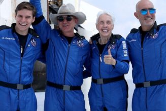 Neither Jeff Bezos nor Richard Branson Are Astronauts, Despite Traveling to Space