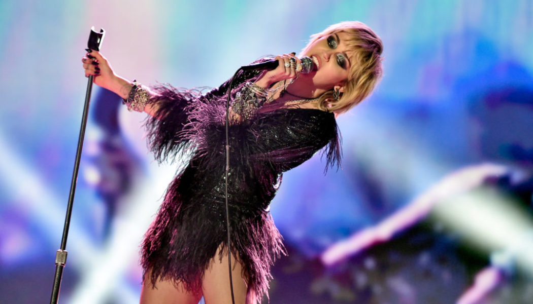 Watch Miley Cyrus Cover Cocteau Twins’ ‘Heaven or Las Vegas’ in Las Vegas