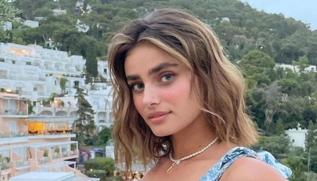 4 Mid-Length Styles That Make Thin Hair Look So Much Thicker