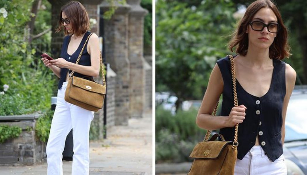 Alexa Chung Just Wore the Casual Outfit All Our Editors Love