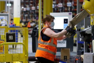 Amazon warehouse workers in the US are required to wear masks again